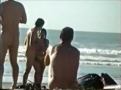 Sexy asiatische Babe tochter massiert vater öffentliche Stadtszene
