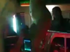 Dünne blonde Hottie masturbiert im Freien vater fickt tochter kostenlos