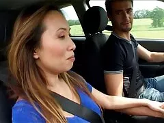Fast zu tochter fickt mit papa groß für ihren Mund