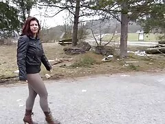 Mädchen nimmt tochter fickt den vater einen großen schwarzen Schwanz und saugt ihn schnell und hart